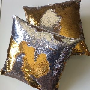 NWT 2 Gold/Silver Reversible Sequin Pillow Covers